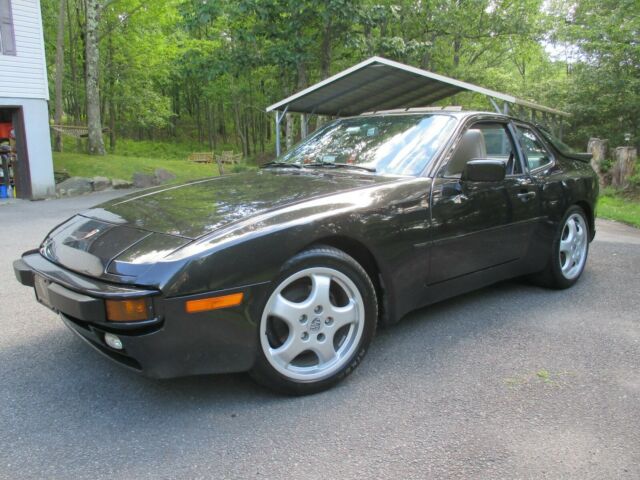 1987 Porsche 944 Black with Tan Interior, A Very Nice One, Runs and Drives Great 1987 Porsche 944 Leather
