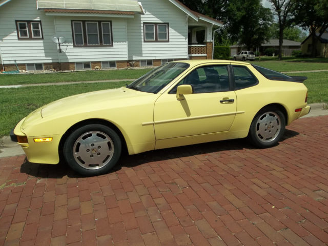 1987 Porsche 944 (NO RESERVE) 1987 Porsche 944