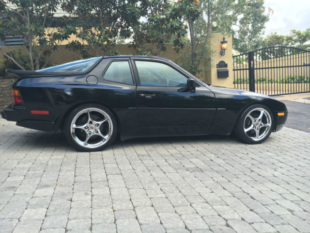 1987 PORSCHE 944 TURBO - 5SPD - NEW ENGINE - VERY WELL TAKEN CAR OF W/RECEIPTS 1987 Porsche 944 Turbo