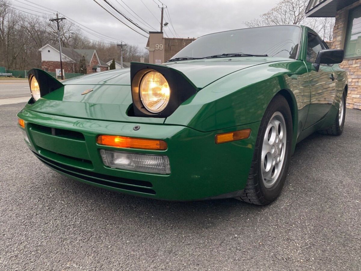 1987 Porsche 944 Turbo, 5spd, Rare color!, Must See and Drive! 1987 Porsche 944
