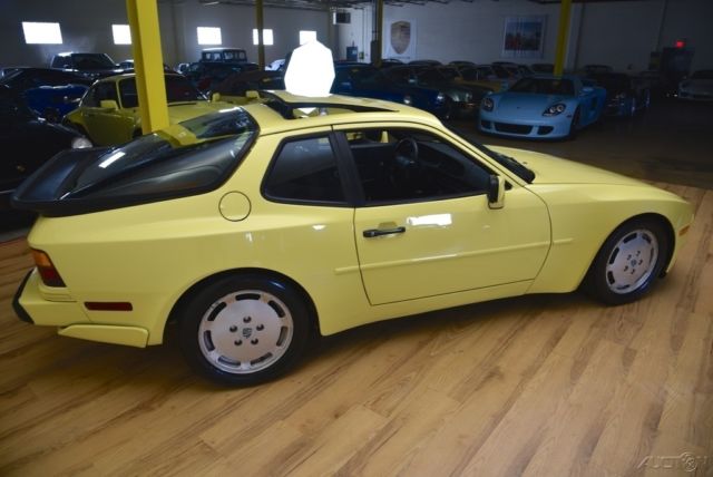1987 Porsche 944 Turbo - photo 11