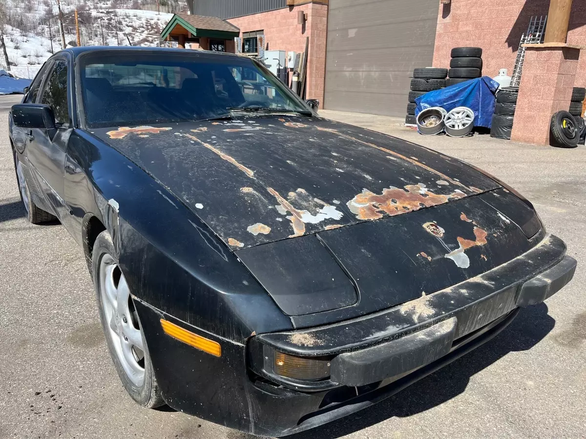 1987 Porsche 944s runs/drives - engine needs rebuilt 1987 Porsche 944 S