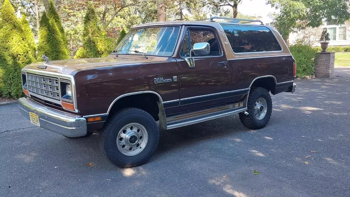 1987 RAMCHARGER LE 150 RESTORED 3 OWNER AC PS PB PW PL CRUISE POWER WAGON 1987 Dodge Ramcharger