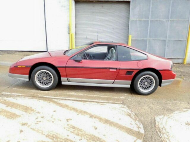 1987 Pontiac Fiero GT - photo 2