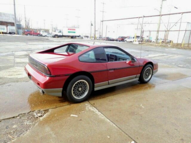 1987 Pontiac Fiero GT - photo 4