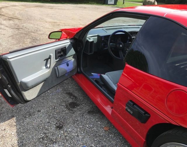1987 Pontiac Fiero GT - photo 3
