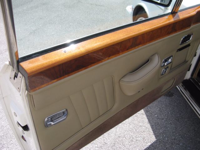 1987 Rolls-Royce Corniche - photo 12