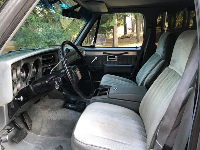 1987 Chevrolet Suburban 4 Door - photo 13