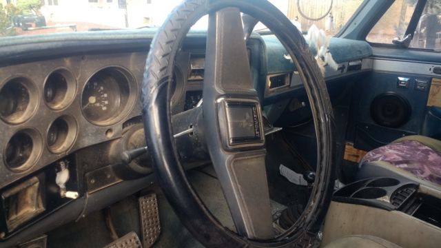 1987 Chevrolet Suburban - photo 4
