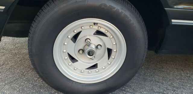 1987 Ford Thunderbird LX - photo 8