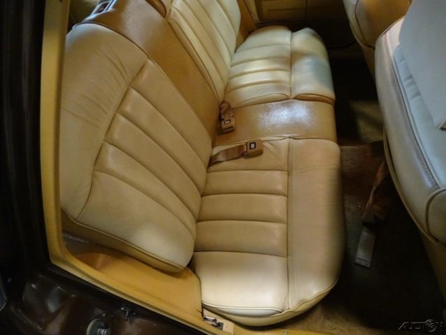 1987 Chrysler LeBaron Town & Country - photo 5