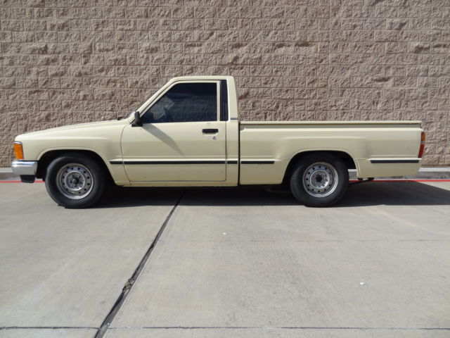 1987 Toyota pick up 22R 2d - photo 2