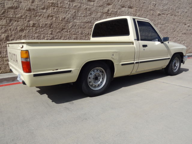 1987 Toyota pick up 22R 2d - photo 8