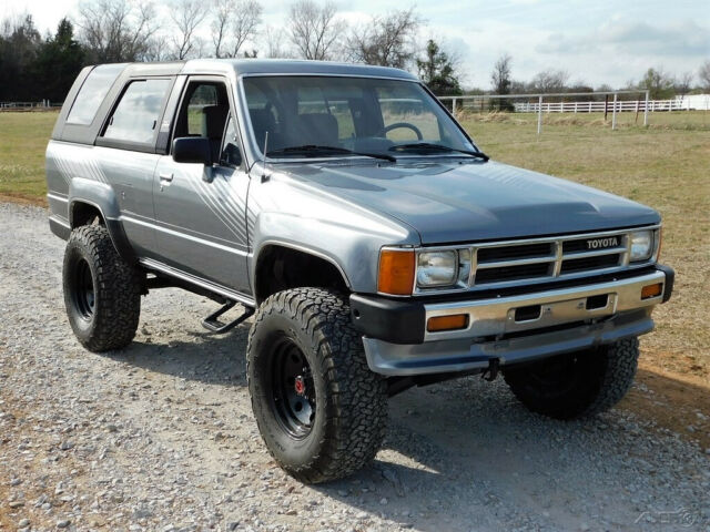 1987 Toyota 4Runner 1987 Toyota 4Runner SR5 EFI, 4WD, LOADED SUV 22R-E - photo 4