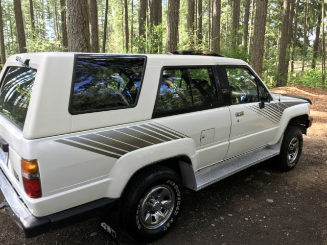 1987 Toyota 4Runner SR5 Sport Utility 2-Door - photo 4