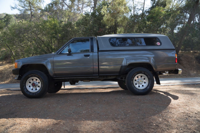 1987 Toyota Tacoma 4X4 - photo 2