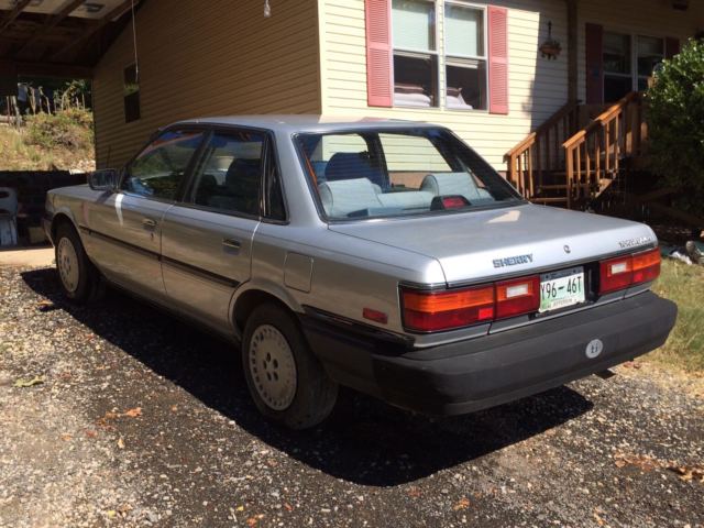 1987 Toyota Camry LE Sedan 4-Door - photo 2
