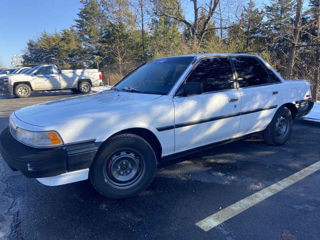 1987 Toyota Camry DLX - photo 3