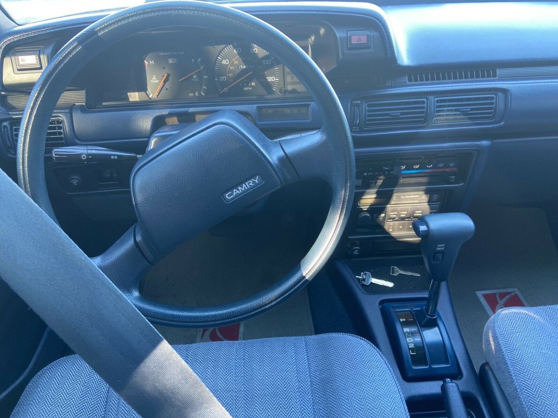1987 Toyota Camry DLX - photo 8
