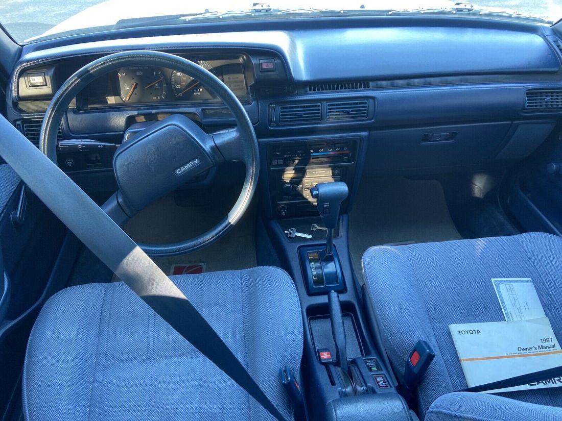 1987 Toyota Camry DLX - photo 9