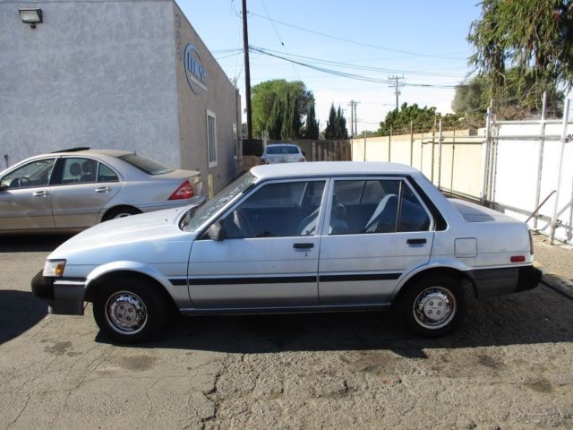 1987 Toyota Corolla Deluxe - photo 2