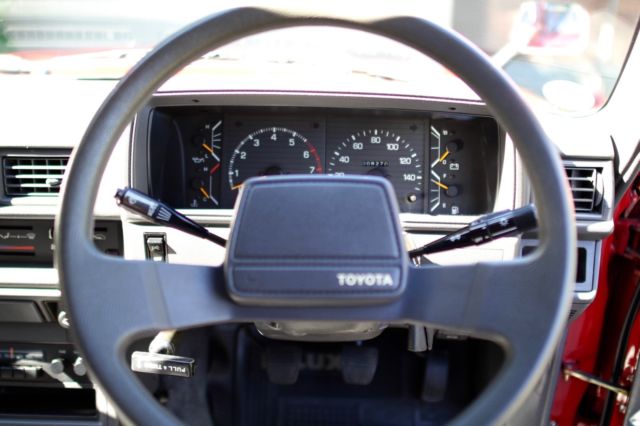 1987 Toyota Hilux 4-door - photo 8