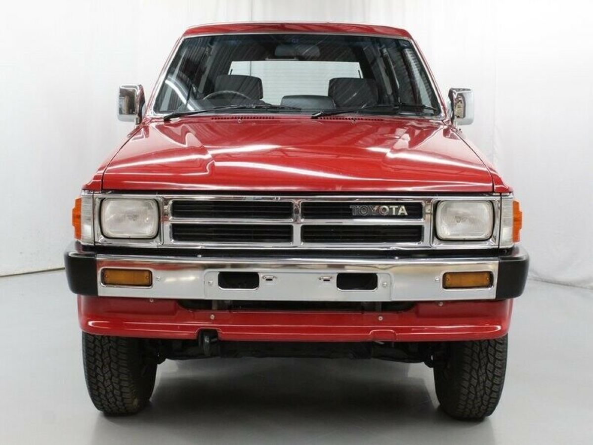1987 Toyota Hilux Surf - photo 2