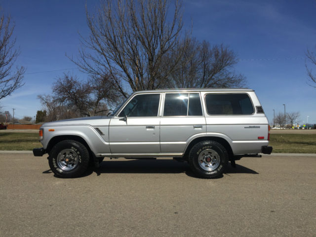 1987 TOYOTA LAND CRUISER 4X4 2F6-CYLINDER WITH ONLY 98.000 ACTUAL MILES 1987 Toyota Land Cruiser FJ60 Land cruiser