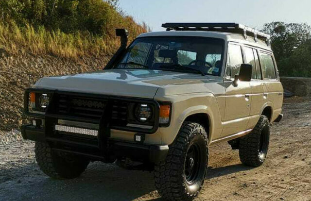 1987 Toyota Land Cruiser HJ60, Diesel, High Roof (7 Passengers) 1980 Toyota Land Cruiser HJ60 High Roof