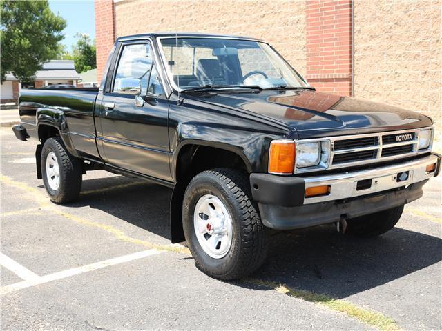 1987 Toyota Long Bed Trucks Deluxe - photo 2