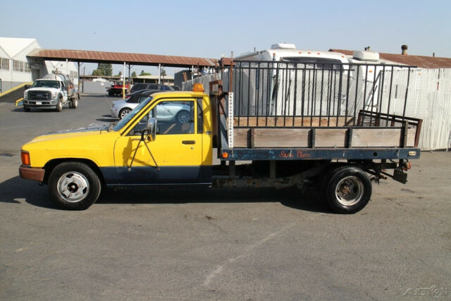 1987 Toyota 2WD Trucks - photo 2