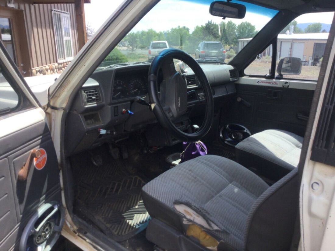1987 Toyota Pickup - photo 2