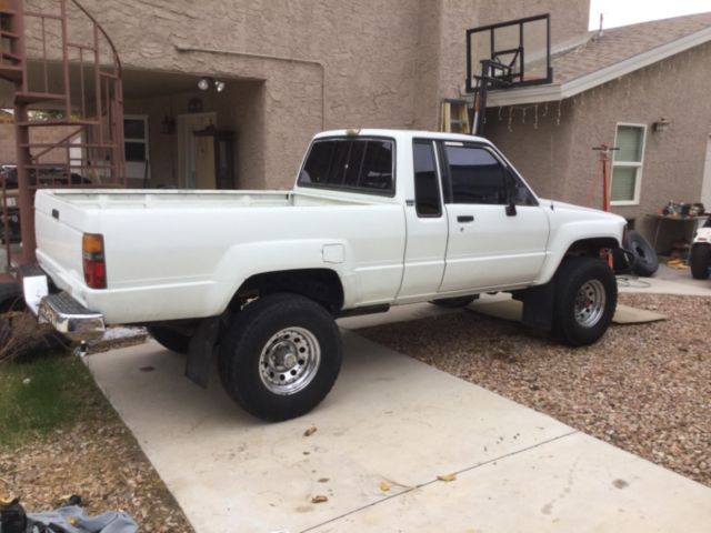1987 Toyota Pickup - photo 2