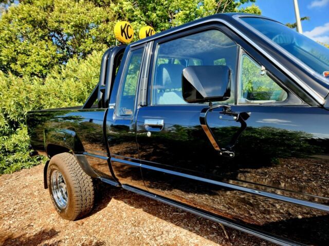 1987 Toyota Pickup - photo 12