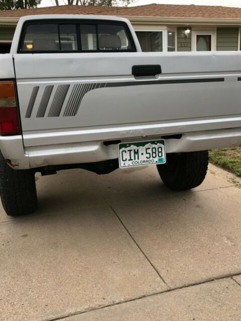1987 Toyota Pickup SR5 - photo 9