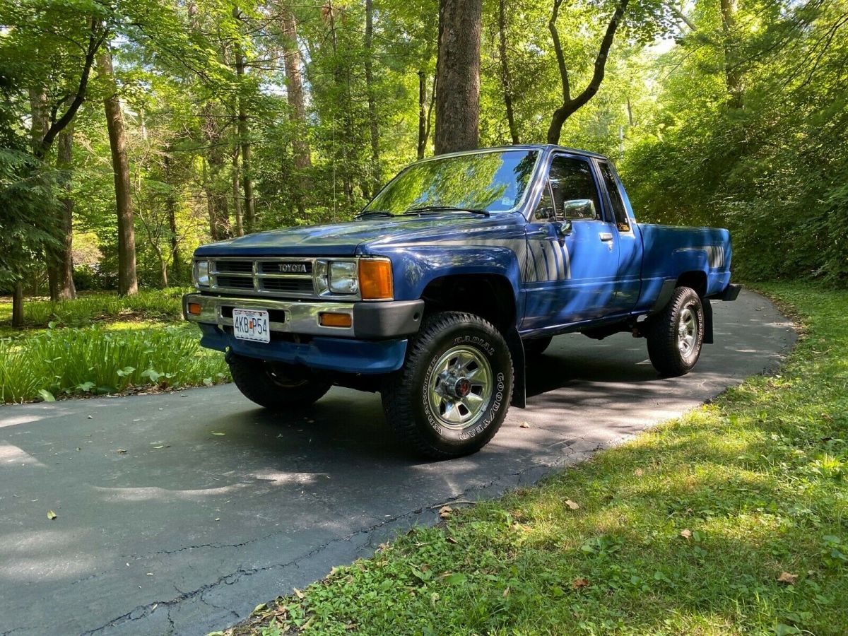 1987 Toyota pickup SR5 2.4L 22RE 1987 Toyota Tacoma XTRACAB RN67 SR5