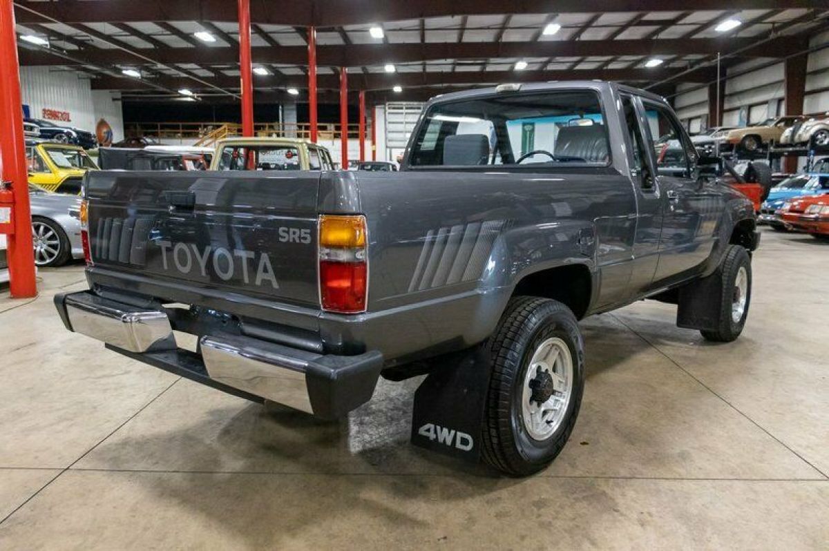 1987 Toyota Pickup SR5 - photo 5