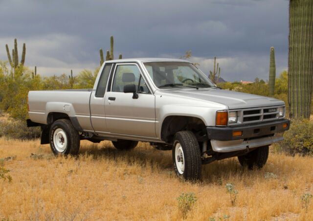 1987 Toyota Pickup DLX