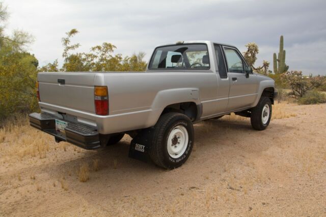 1987 Toyota Pickup DLX - photo 3
