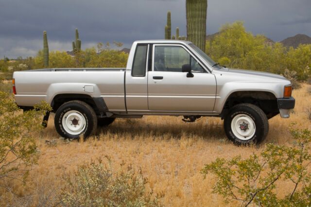 1987 Toyota Pickup DLX - photo 4