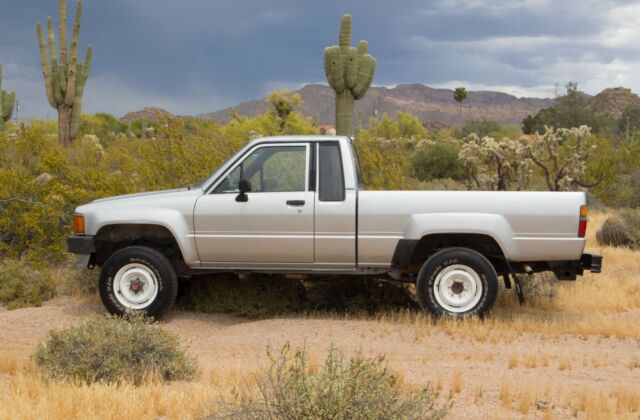 1987 Toyota Pickup DLX - photo 5