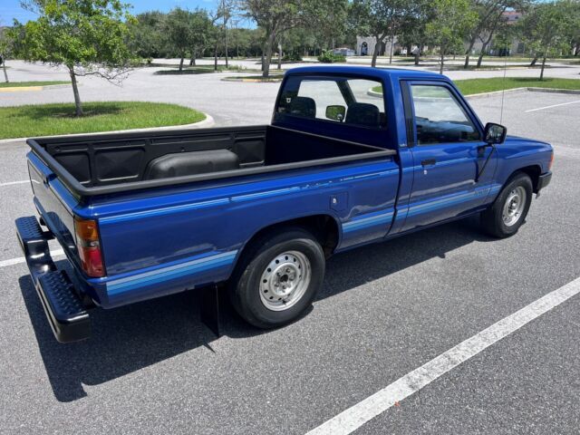 1987 Toyota 1/2 Ton Pickup Base - photo 4