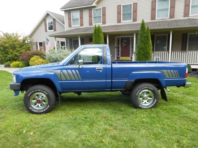 1987 Toyota Pickup - photo 2