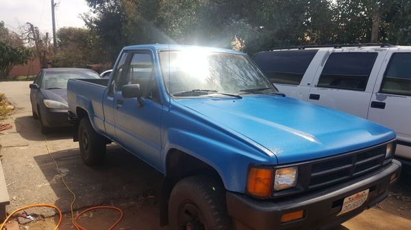 1987 Toyota SR5 5 Speed Manual SR5 Cab & Chassis 2-Door EXTRA CAB 4 WHEEL DRIVE 1987 Toyota SR5 5 Speed Manual SR5 Cab & Chassis 2-Door