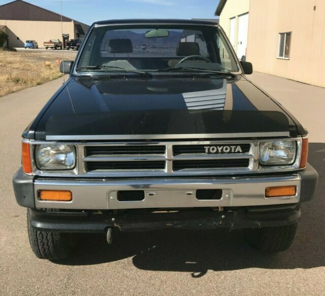 1987 Toyota Tacoma SR5 - photo 2