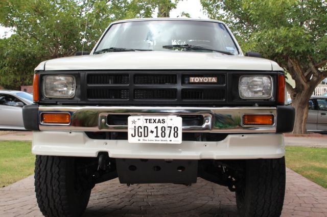 1987 Toyota Pickup SR5 - photo 2