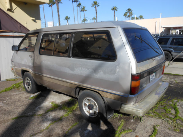 1987 TOYOTA VAN 4X4, auto w/ 239k, not running, good for parts or a rebuild 1987 Toyota Van