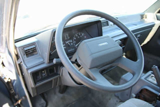 1987 Toyota Van LE - photo 11