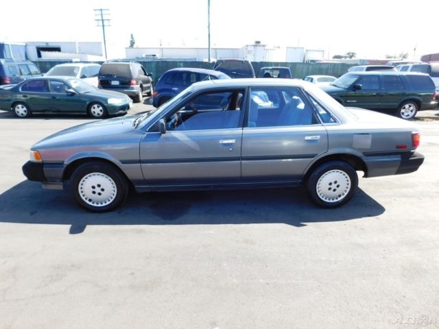 1987 Toyota Camry - photo 2