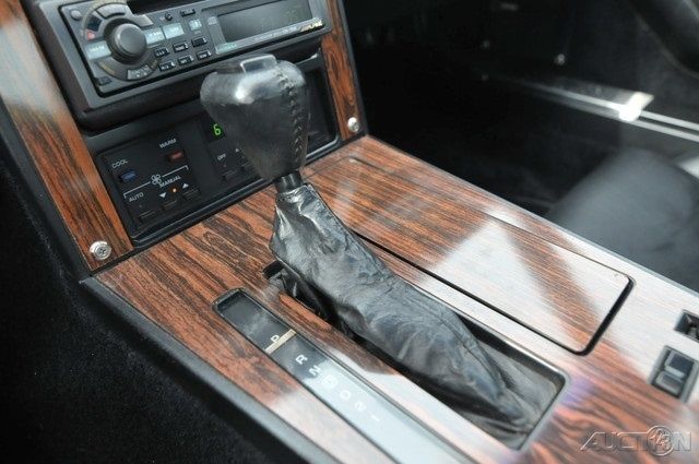 1987 Chevrolet Corvette Base Hatchback 2-Door - photo 13